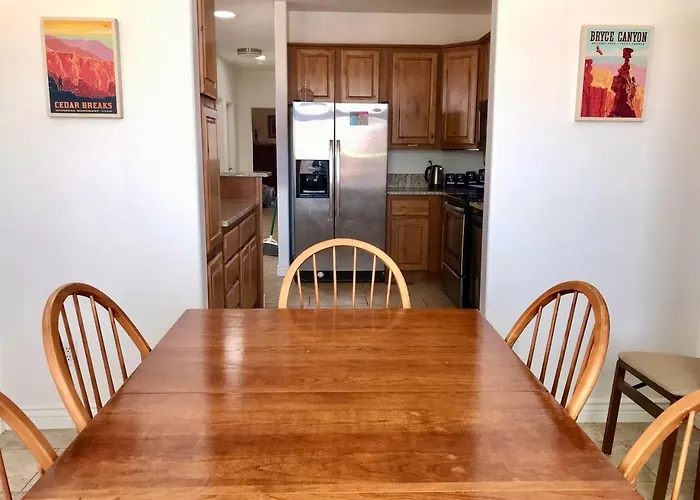Vermillion Cliffs View Desert With Private Fenced Yard & Boat Parking Near Powell, Page, Arizona Holiday home *